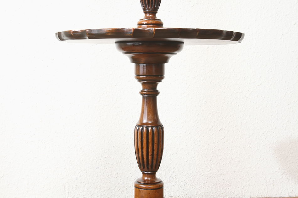 マホガニーフロアランプ テーブル