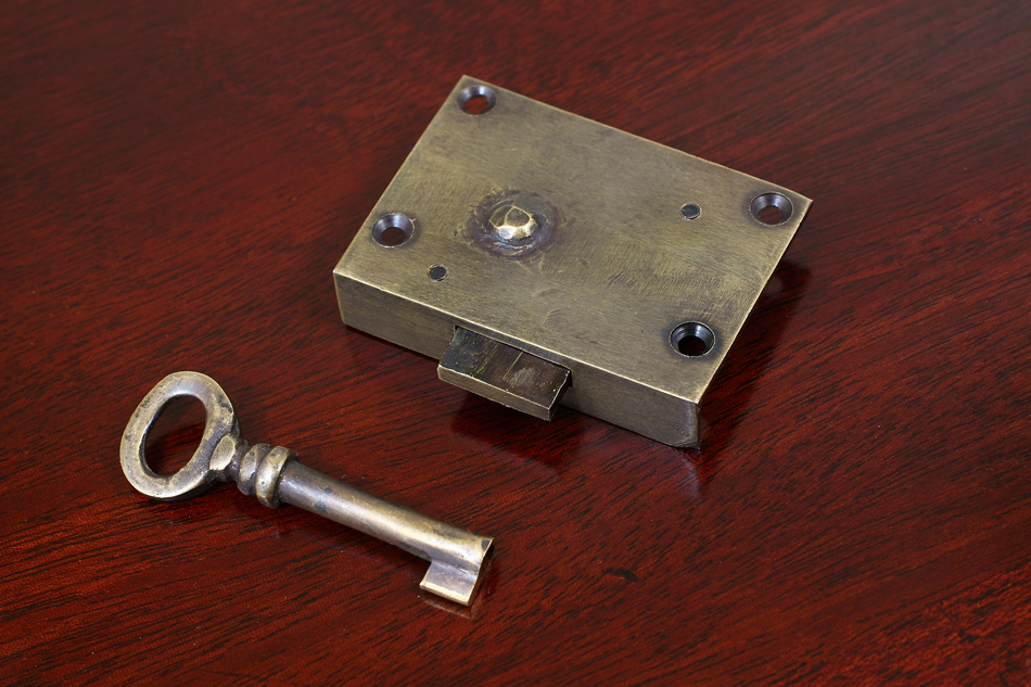 真鍮製キャビネットキー ロックセット/右開き用　37×51