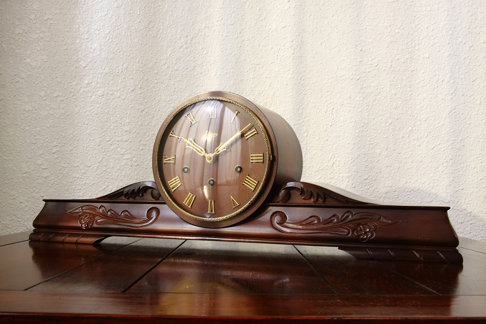 ウルゴス URGOS 置き時計（ドイツ製）レトロ アンティーク - 家具