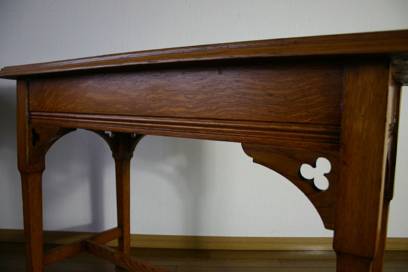 Church Player Table / チャーチ プレイヤ テーブル 〈お祈り台