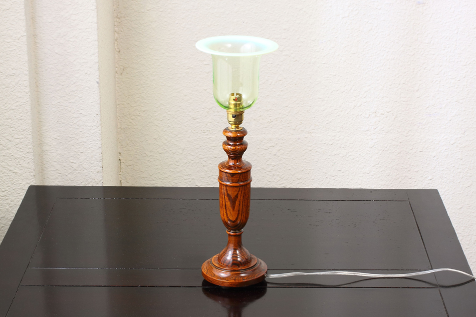 ヴァセリン/ウランガラス×バラスター テーブルランプ