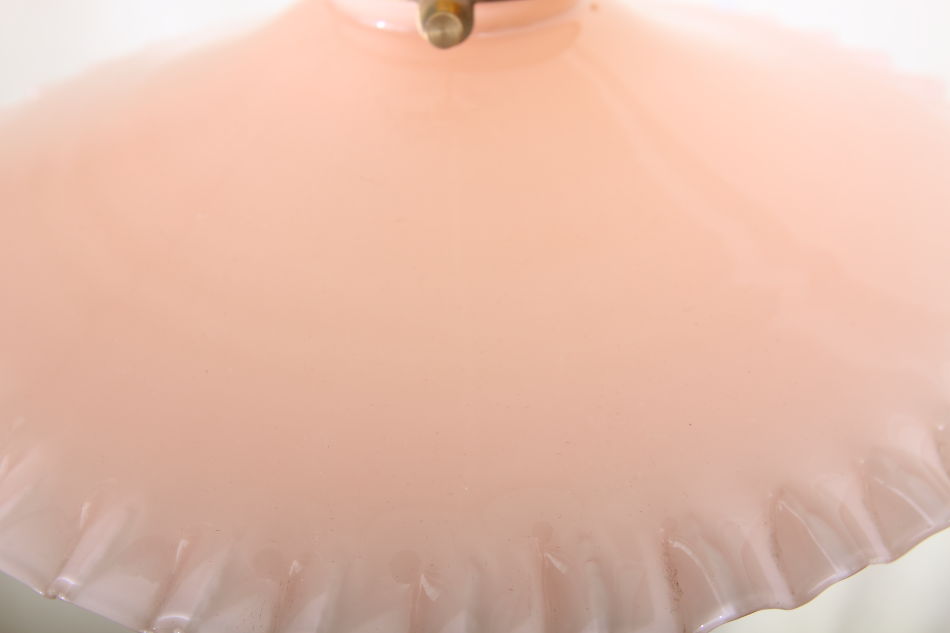 ベビーピンク ミルクガラスペンダントランプ