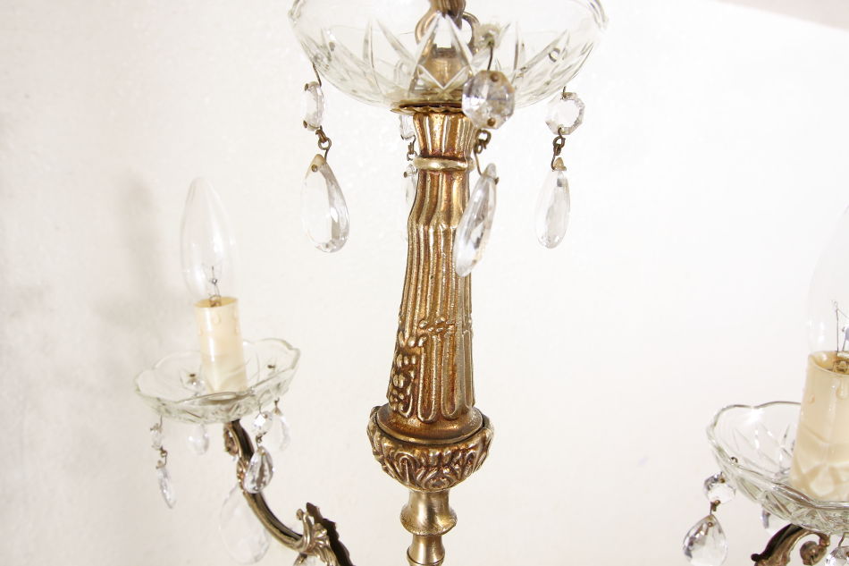 ロココスタイル アンティークブラス&ガラスドロップシャンデリア(3灯)