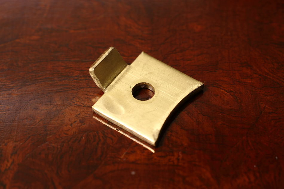 真鍮製ブックケースフラットスタッズ 20×18