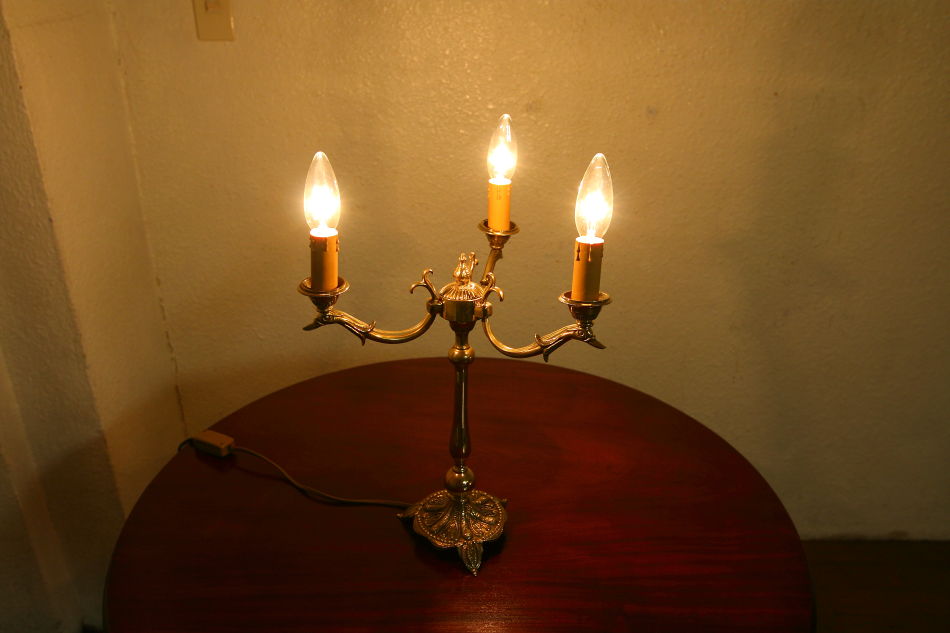 ロココスタイル アンティークブラス テーブルランプ(3灯) 