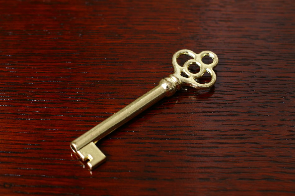 真鍮製キャビネットキー　63サイズ