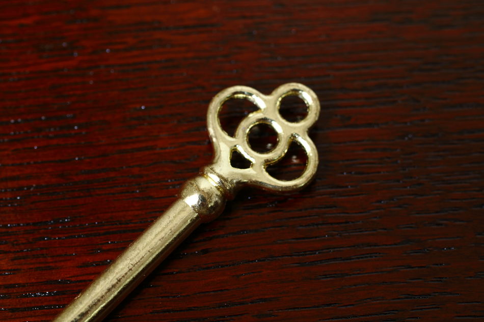 真鍮製キャビネットキー　63サイズ