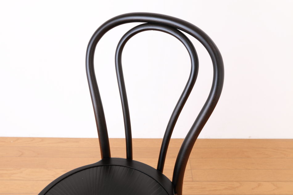 ページドPaged ベントウッドスタッキングチェア No18 / ダークウェンジ