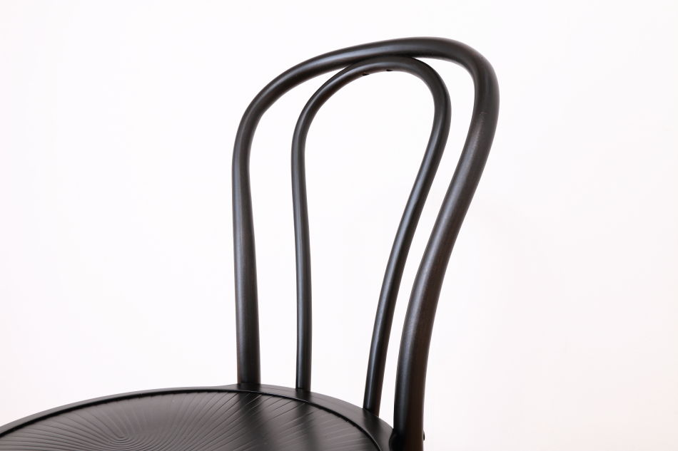 ページドPaged ベントウッドスタッキングチェア No18 / ダークウェンジ