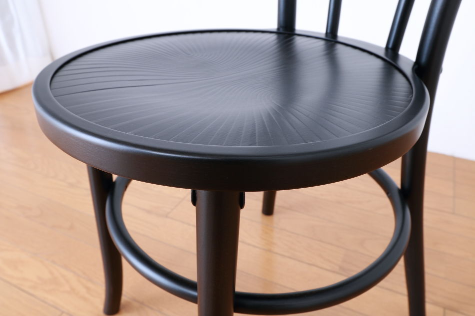 ページドPaged ベントウッドスタッキングチェア No18 / ダークウェンジ