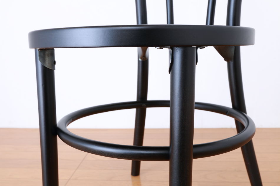 ページドPaged ベントウッドスタッキングチェア No18 / ダークウェンジ