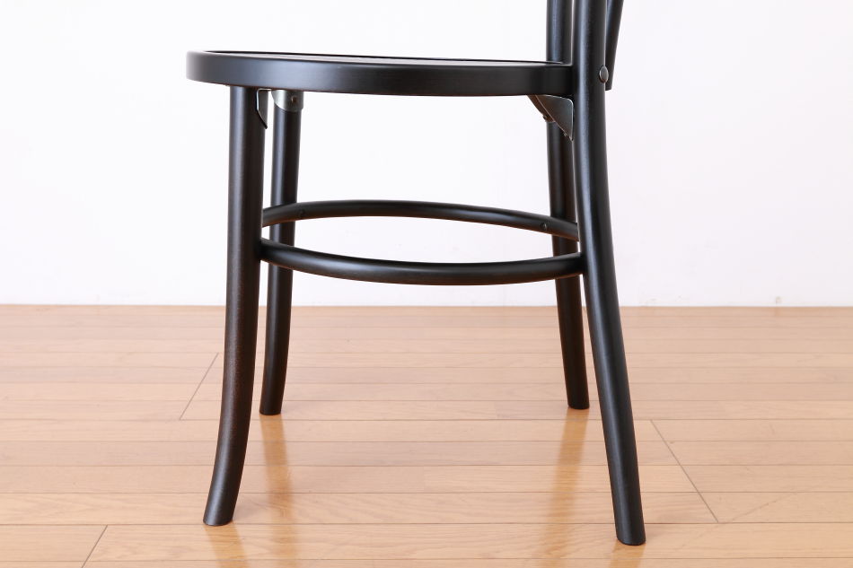 ページドPaged ベントウッドスタッキングチェア No18 / ダークウェンジ