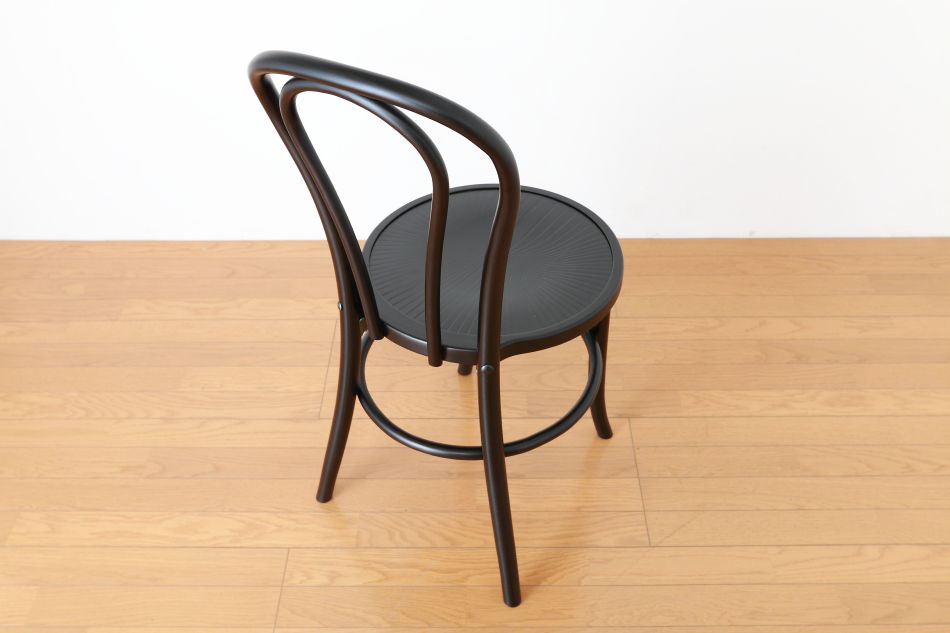 ページドPaged ベントウッドスタッキングチェア No18 / ダークウェンジ