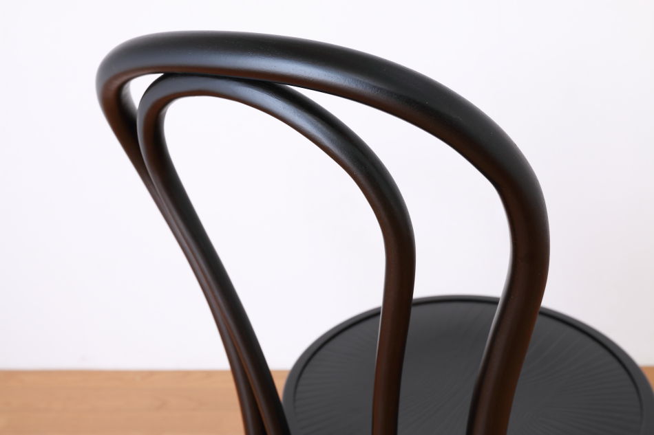 ページドPaged ベントウッドスタッキングチェア No18 / ダークウェンジ