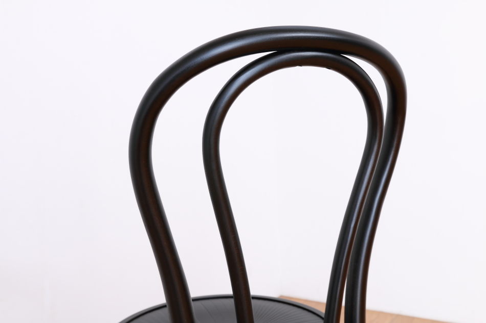 ページドPaged ベントウッドスタッキングチェア No18 / ダークウェンジ