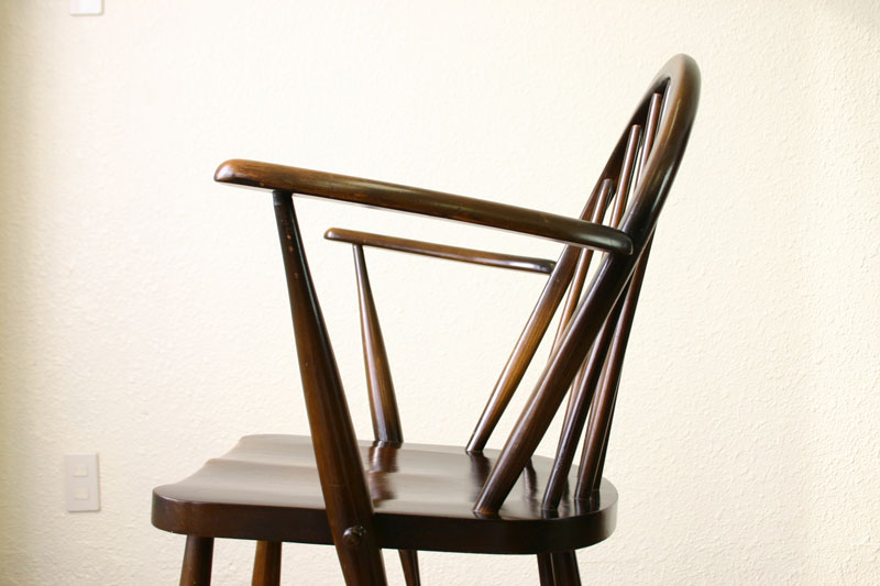 アーコールErcol スピンドルアームチェア