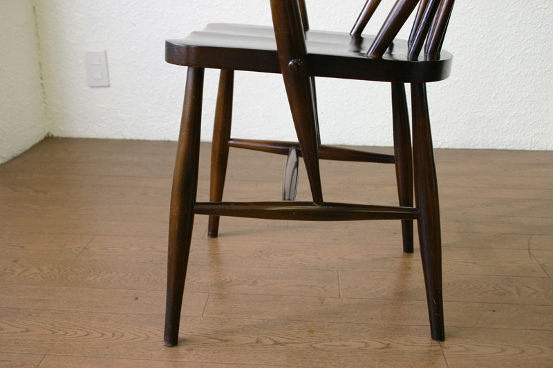 アーコールErcol スピンドルアームチェア
