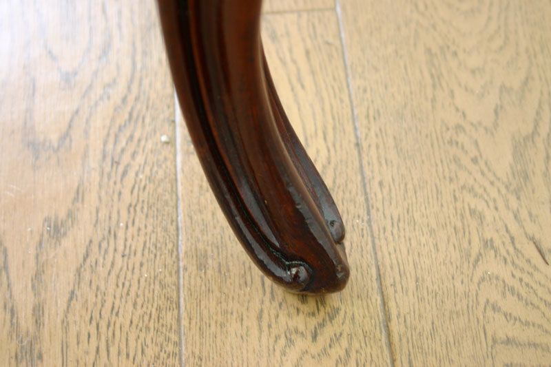 バルーンバックチェア