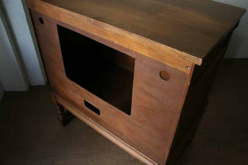 テレビキャビネット