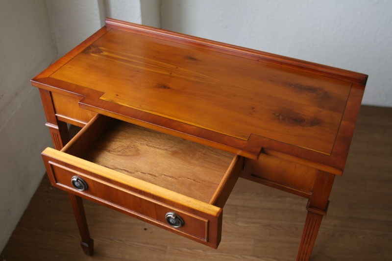 ユーウッドYew Woodホールテーブル