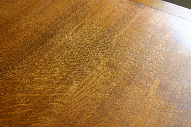 オークドローリーフテーブル