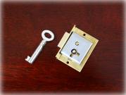 真鍮製キャビネットキー ロックセット　レフト/右開き用　28×38