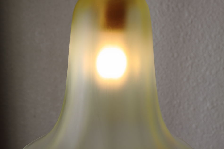 ヴァセリン/ウランガラス　フリルペンダントランプ