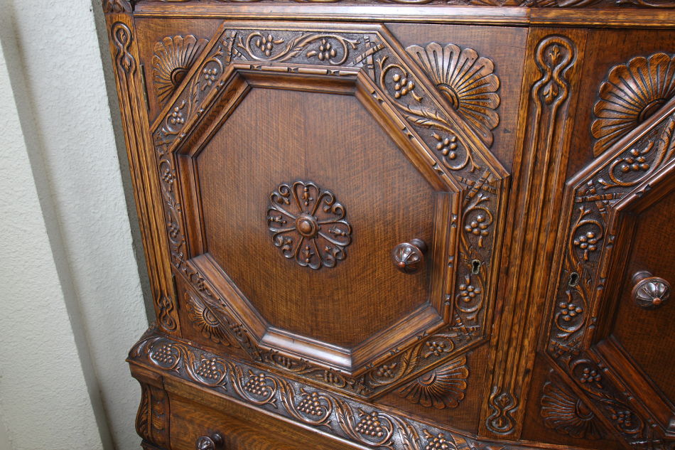 The king of Sideboard ! スーパーバルボスオーク カクテルキャビネット