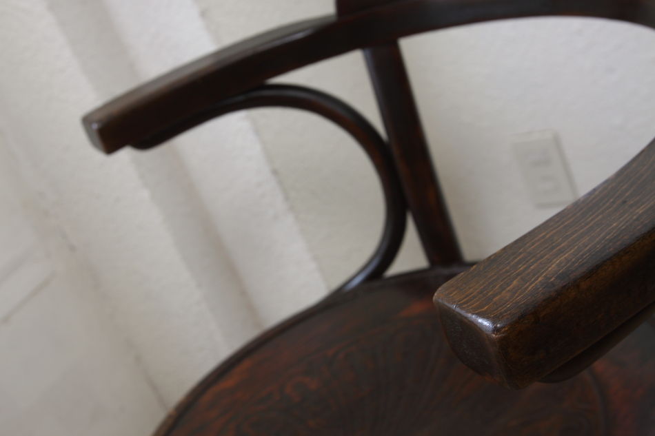 トーネットThonet ベントウッドアームチェア