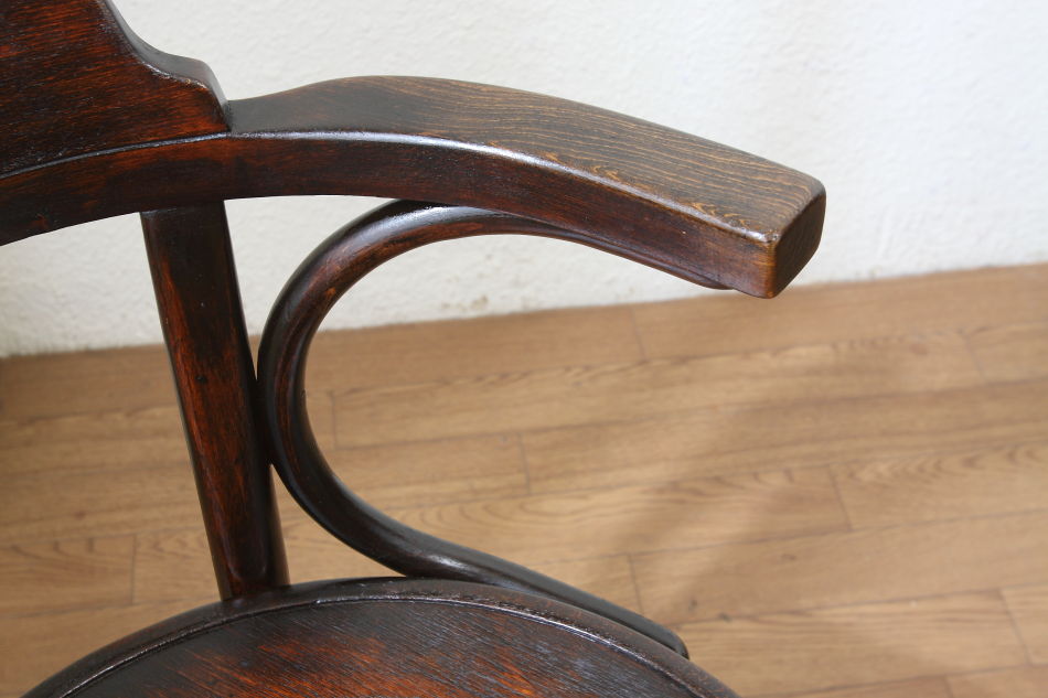 トーネットThonet ベントウッドアームチェア
