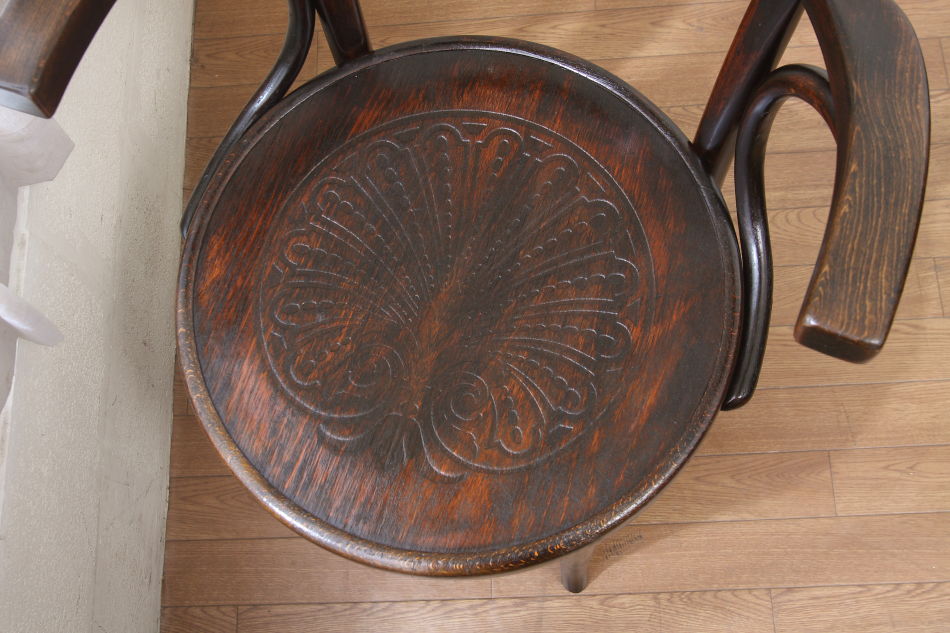 トーネットThonet ベントウッドアームチェア