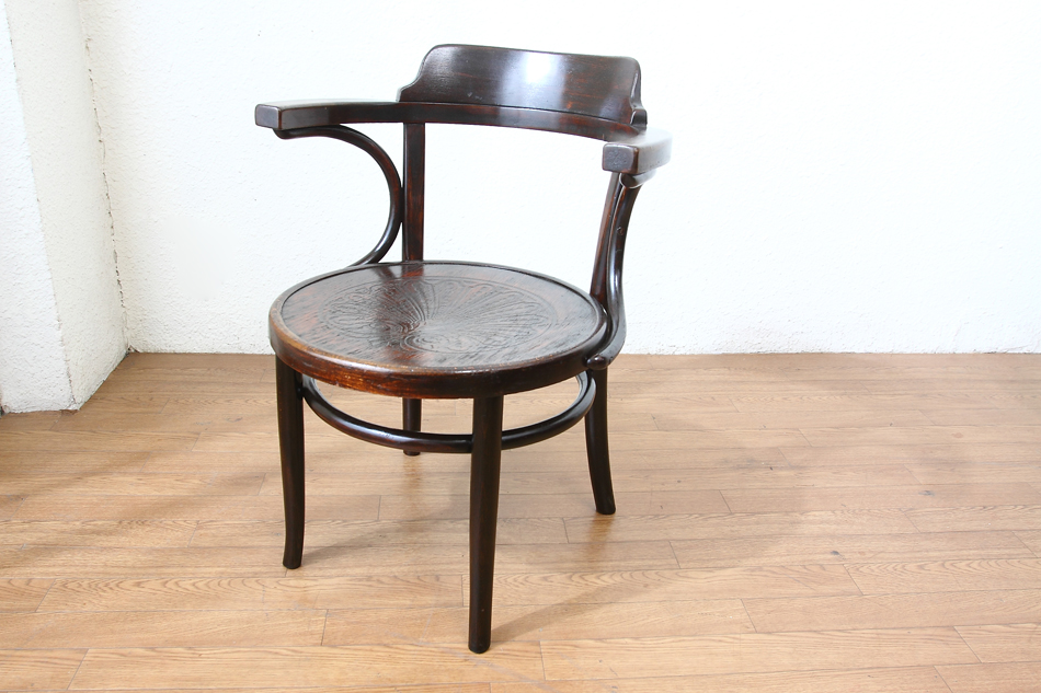 トーネットThonet ベントウッドアームチェア