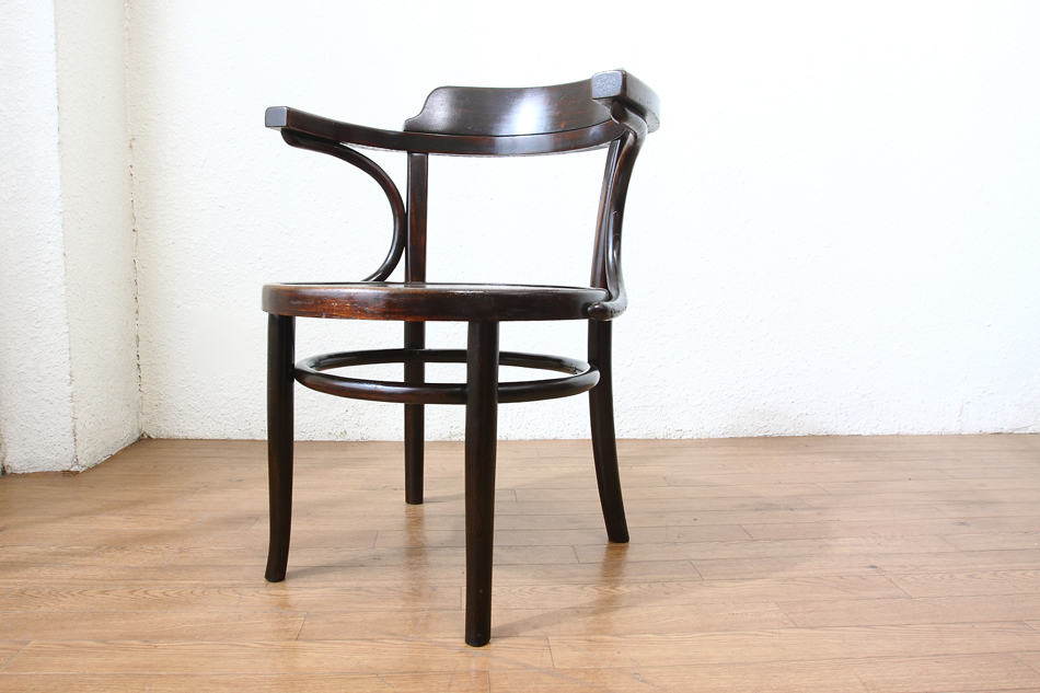 トーネットThonet ベントウッドアームチェア
