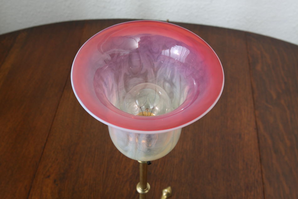 ウランガラスシェード アールヌーヴォースタイル ソリッドブラステーブルランプ