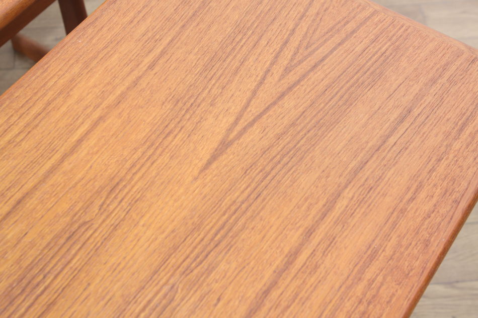 チーク　ネストテーブル