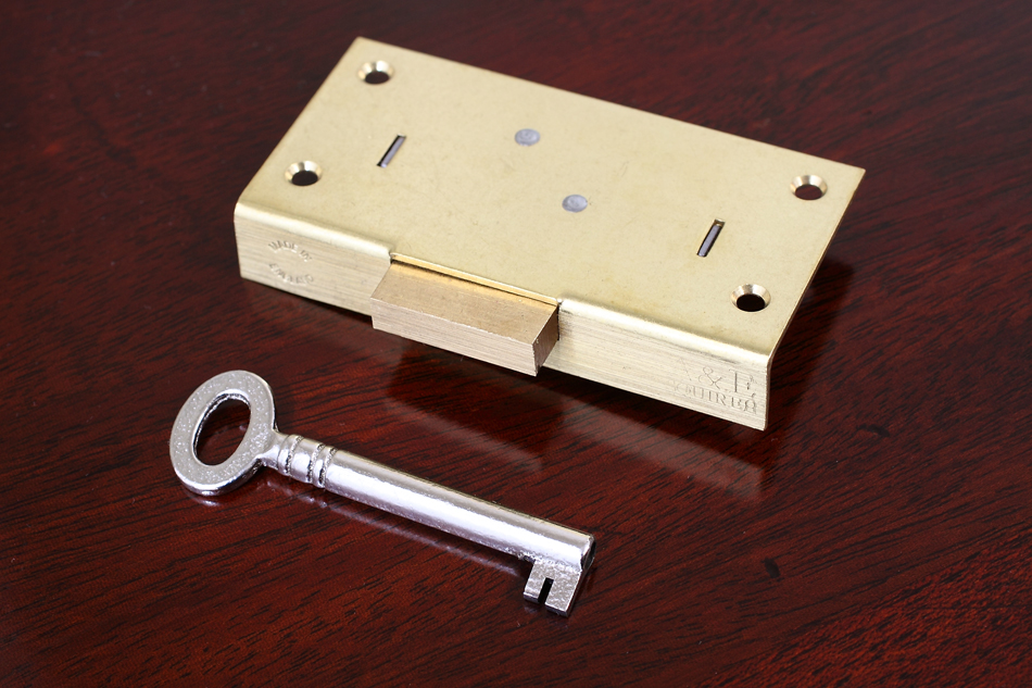 真鍮製キャビネットキーロックセット　ライト/左開き用　38×76