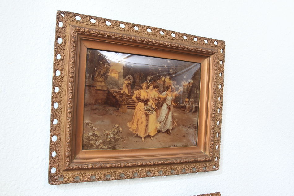 Ladies and Girls in 19c / Crystolian Painting