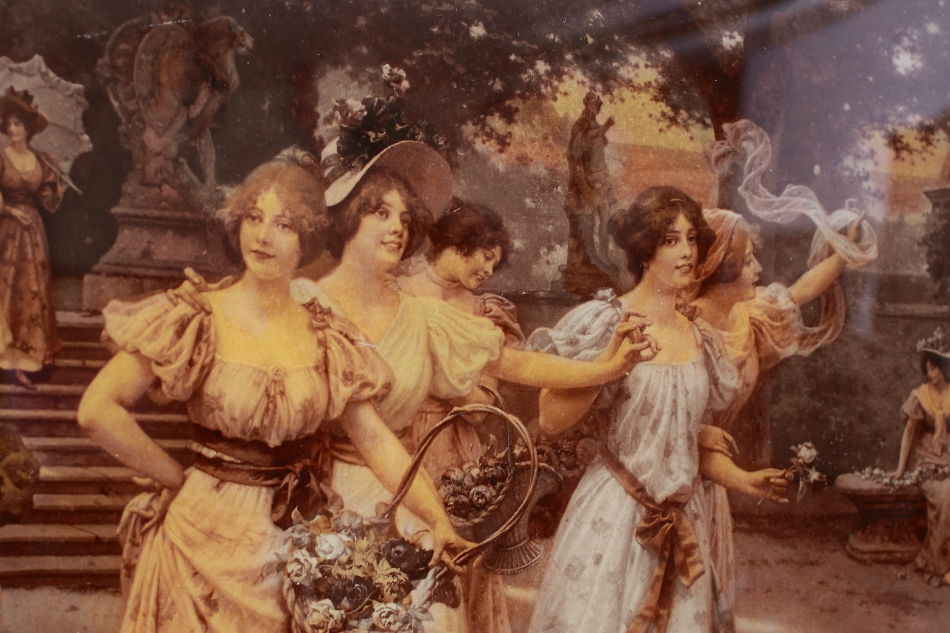 Ladies and Girls in 19c / Crystolian Painting