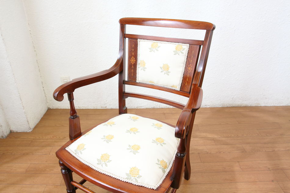 エドワーディアン ’ケンティッシュローズKentish Rose’ インレイアームチェア