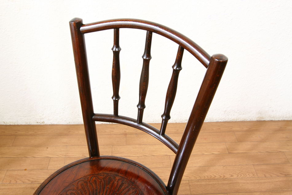 フィッシェルFischel ベントウッドスピンドルバックチェア