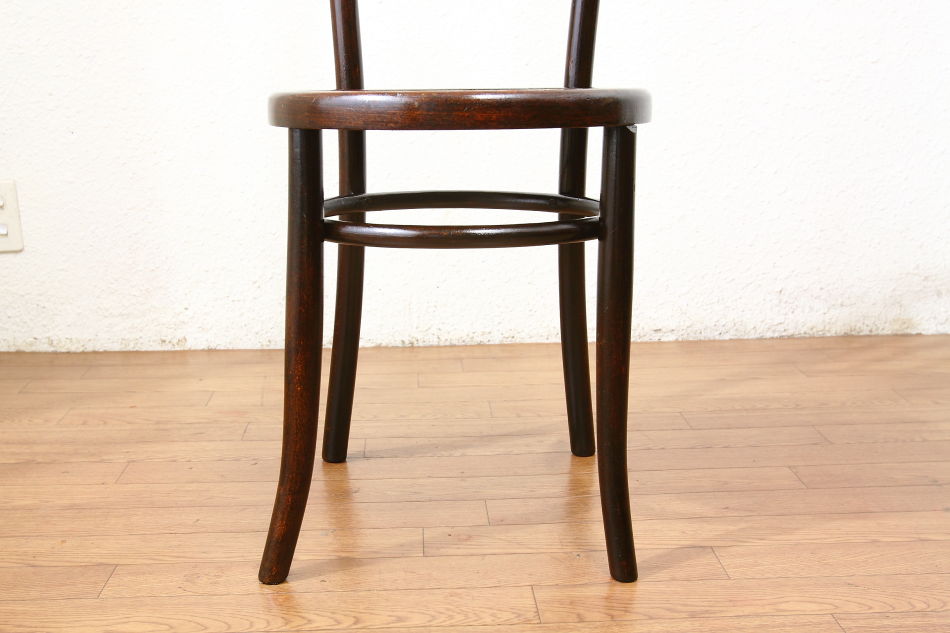フィッシェルFischel ベントウッドスピンドルバックチェア