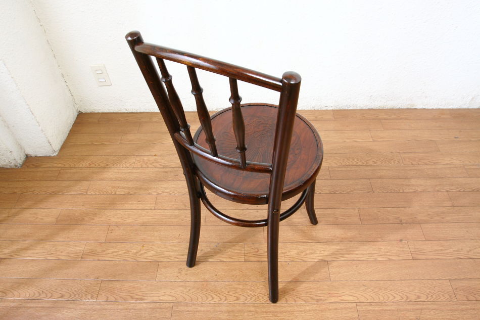 フィッシェルFischel ベントウッドスピンドルバックチェア