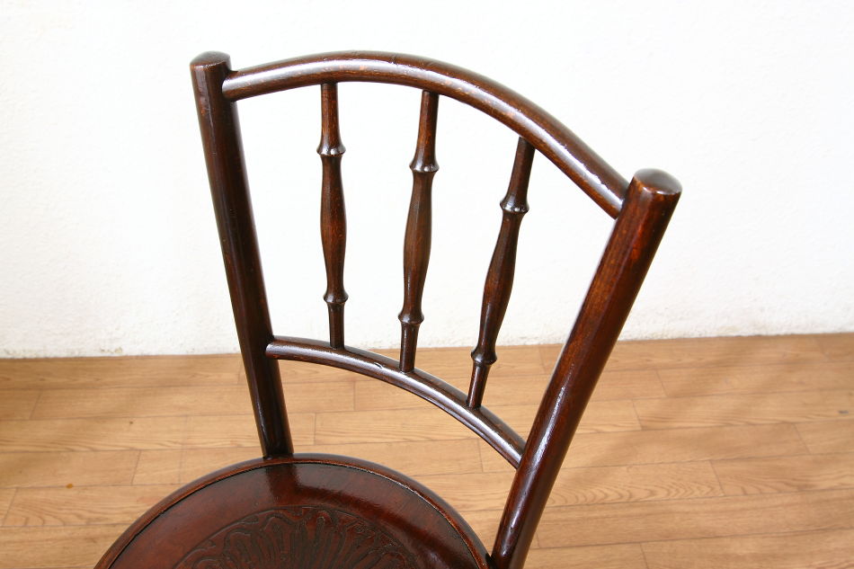 フィッシェルFischel ベントウッドスピンドルバックチェア