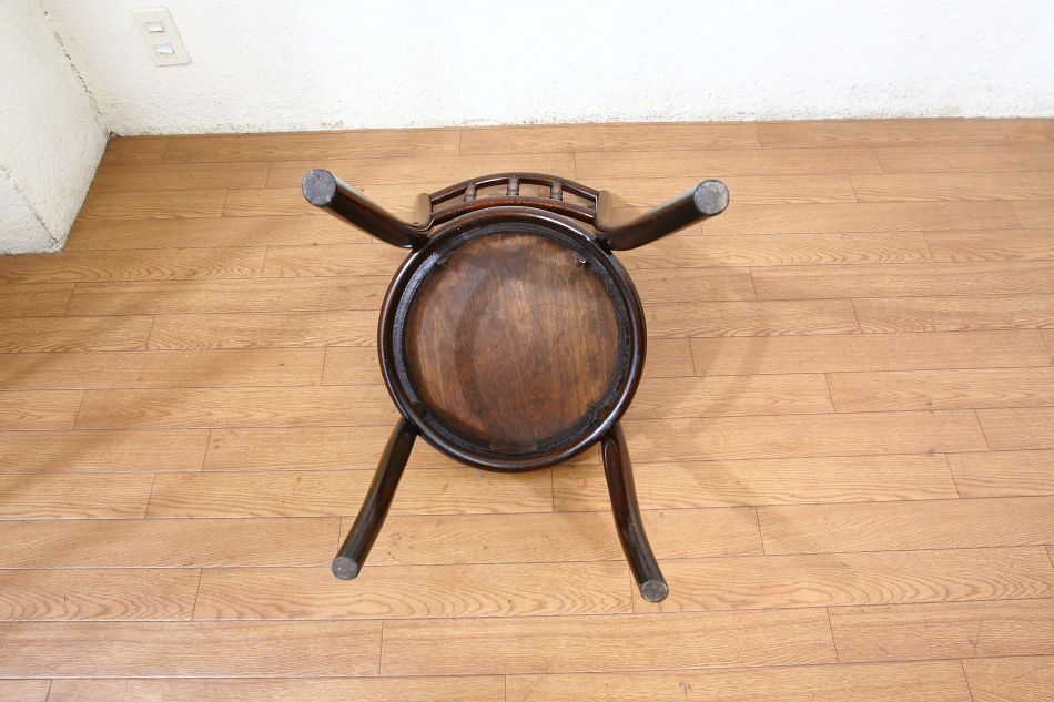 フィッシェルFischel ベントウッドスピンドルバックチェア