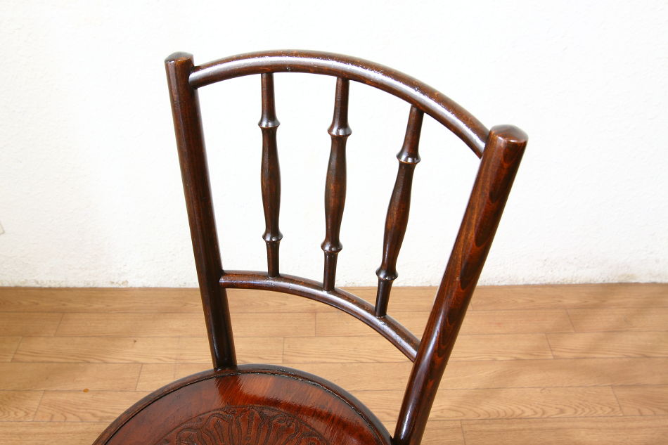 フィッシェルFischel ベントウッドスピンドルバックチェア