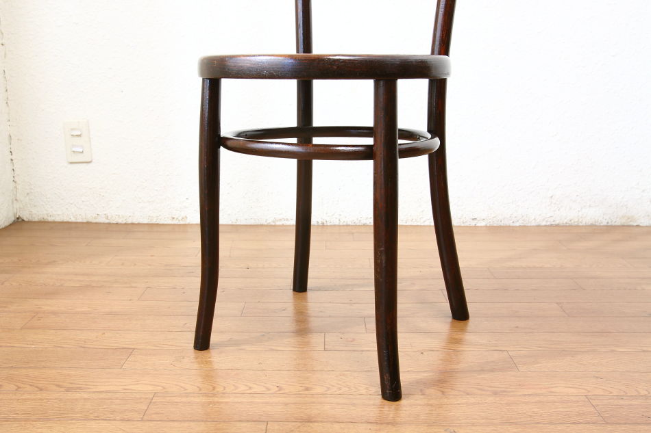 フィッシェルFischel ベントウッドスピンドルバックチェア