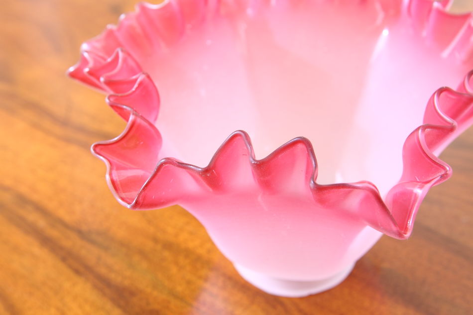 フロストクランベリー フリルランプシェード