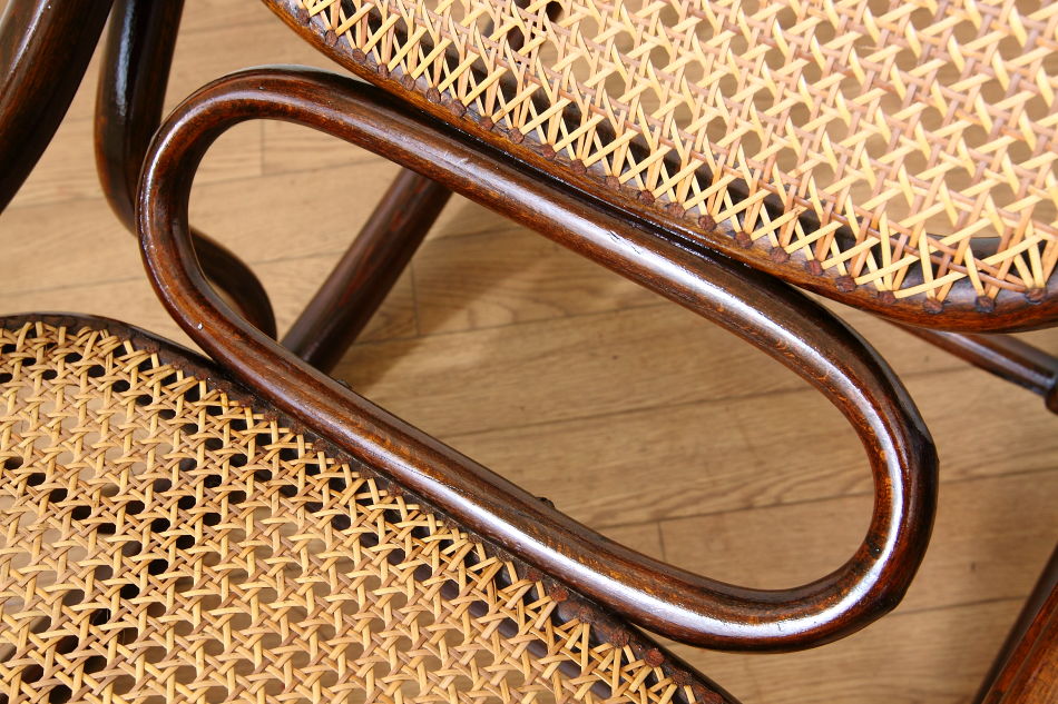 トーネットThonet #7010ベントウッドスモールロッキングチェア