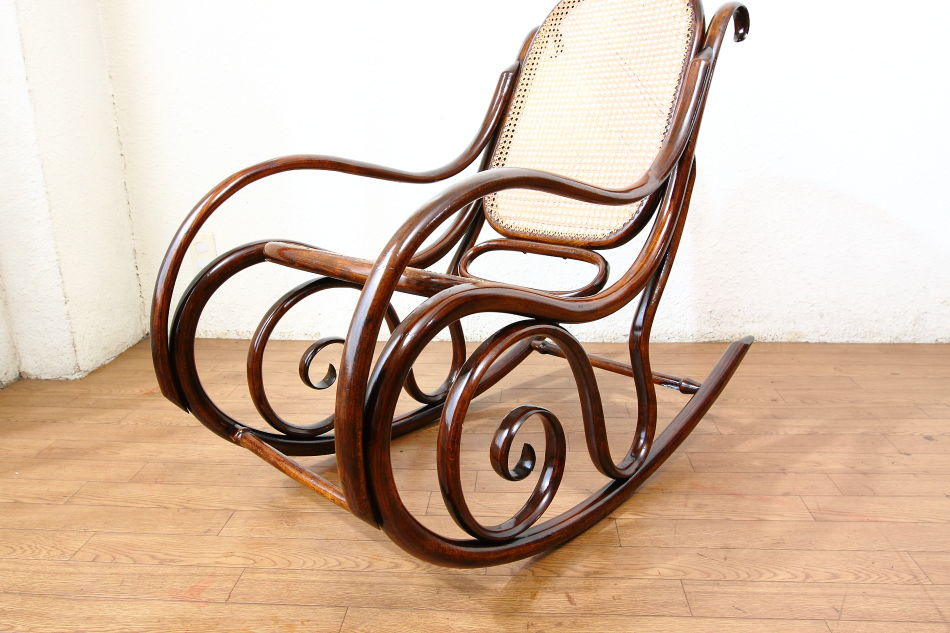 トーネットThonet #7010ベントウッドスモールロッキングチェア