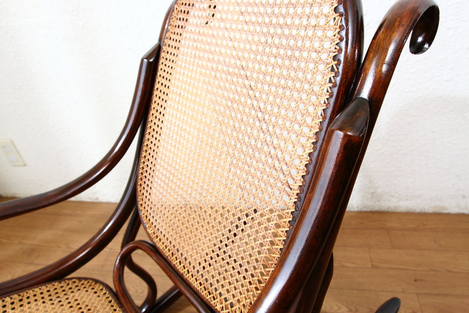 トーネットThonet #7010ベントウッドスモールロッキングチェア
